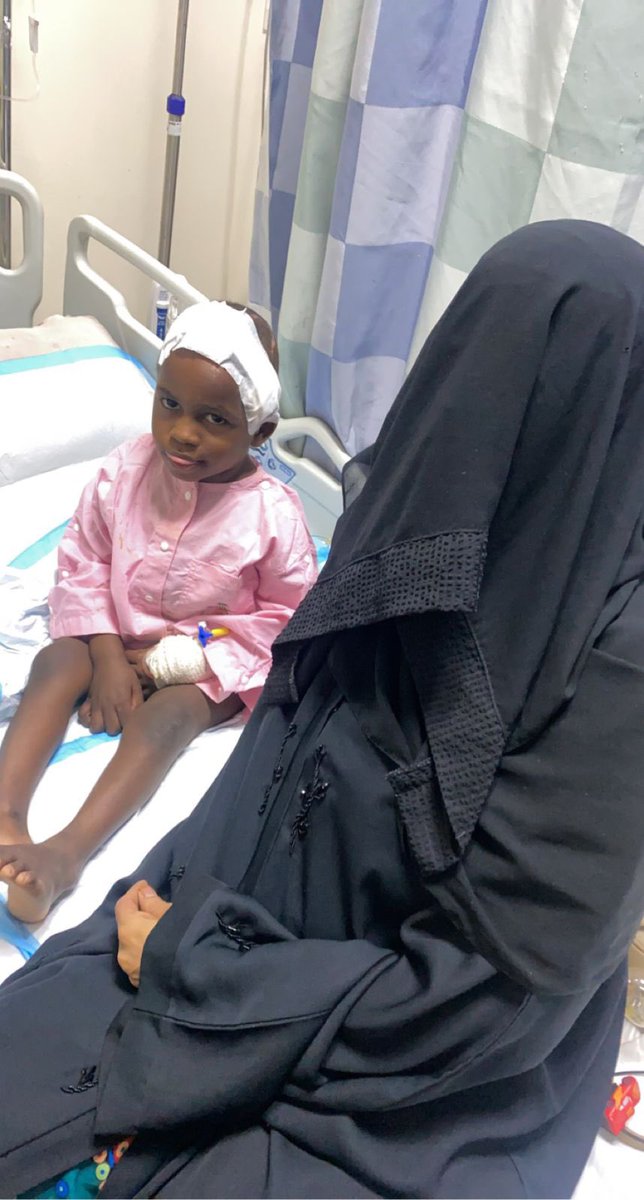 almeshal_talal's tweet photo. دعوة الى أصحاب القلوب الرحيمة والايادي البيضاء 
#صدفه في هذا اليوم المباركة #يوم_الجمعة  وأثناء زيارتي #مستشفى_الشميسي شدني هذا الطفل صاحب 5 أعوام ( هاشم سالم ) أحد أبناء الوطن الغالي 🇸🇦 ويرقد بالجناح 200 ب غرفة 6 الدور 1
فقد والدية #يتيم تعوله عمته التي تمر بظروف مادية صعبة جداً https://t.co/Piem0I8Dys