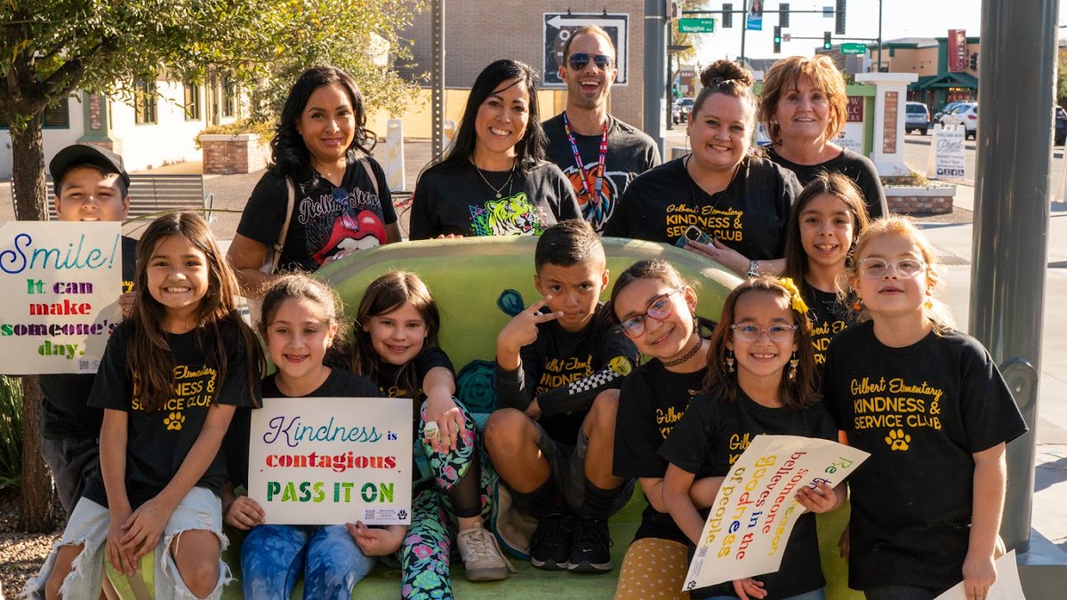 Happy #RandomActsofKindnessDay! 💛

Have you seen these kindness posters in Gilbert's downtown heritage district? 👀

Students at <a href="/GilbertElTigers/">Gilbert El Tigers</a> created them to inspire others to do some good.