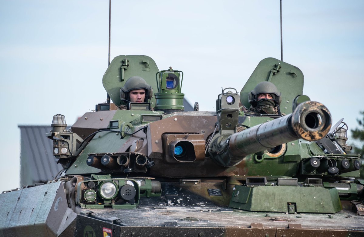 Chefdecorps1REC's tweet image. Les rotations au @CENTACOfficiel permettent une #PrepaOps de haut niveau, exigeante et réaliste pour nos légionnaires. 

Le #3ESC armait le SGTIA cavalerie aux cotés de la #13DBLE en janvier dernier 💥