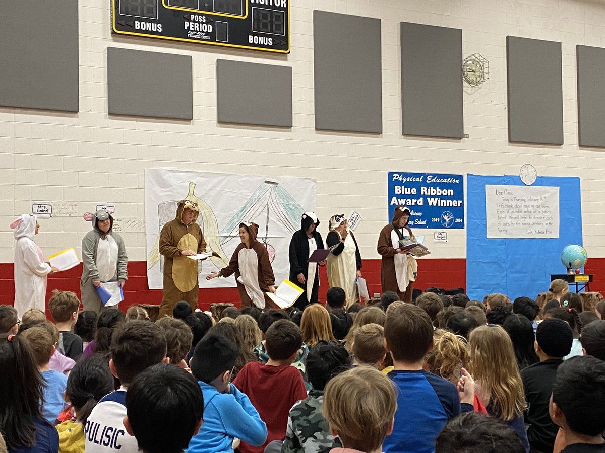 MrsChangGrove's tweet photo. We’ve launched our annual Grove Family Reading Program with an amazing skit by our creative teachers! Ss are pumped for the next 5 weeks of extra reading, celebrations, &amp; buddy activities! We’ll be reading Brambleheart by Henry Cole as a school! #FamilyReadingProgram @GroveAve220 https://t.co/DWWVX4LQbO