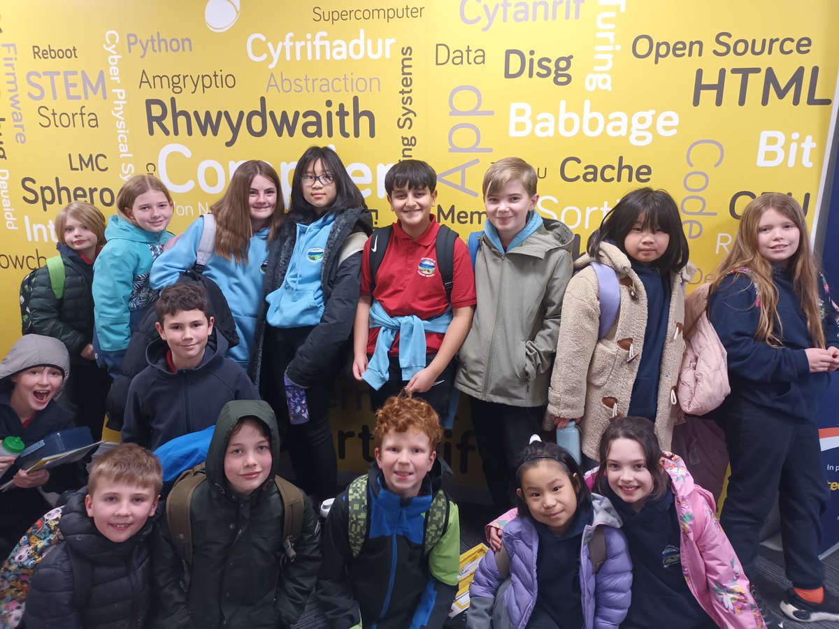 Hendrefoilan's tweet photo. An amazing day at @SwanseaUni with @Technocamps π€© We programed @scratch to create a zombie game and looked at making cures and vaccines! #hdfpSciTech #hdfpACL https://t.co/xkZnyBN47i