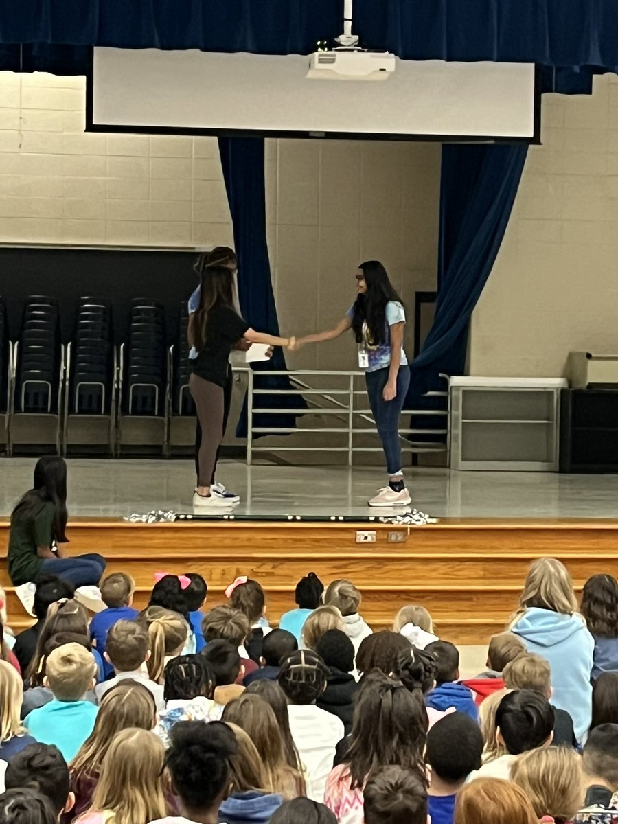 ClearBrookHS's tweet photo. THIS IS GOOD STUFF…PAL’s at Wedgewood this morning participating in their Core Value Character Rally on Trustworthiness. WOLVERINES to THE CORE!! #weareclearbrook #onaquest https://t.co/q142kU03oX