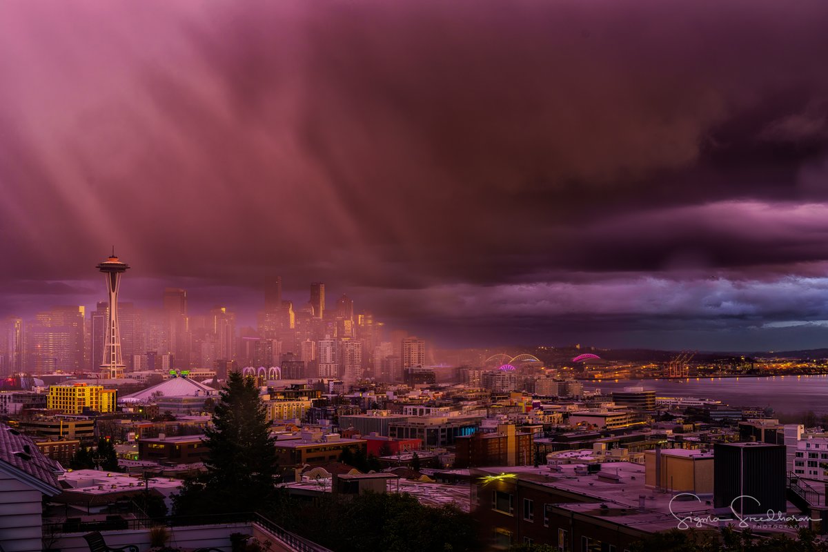 sigmas's tweet photo. A dramatic #Seattle #Sunset from a few days ago(02/13). The rain mixed with the sunset colors  made for some cool drama in the sky. I am still out of the country, had to extend my trip, but my trusty camera is working non-stop back home and I found this gem during a quick triage. https://t.co/n1iLxmbDZd