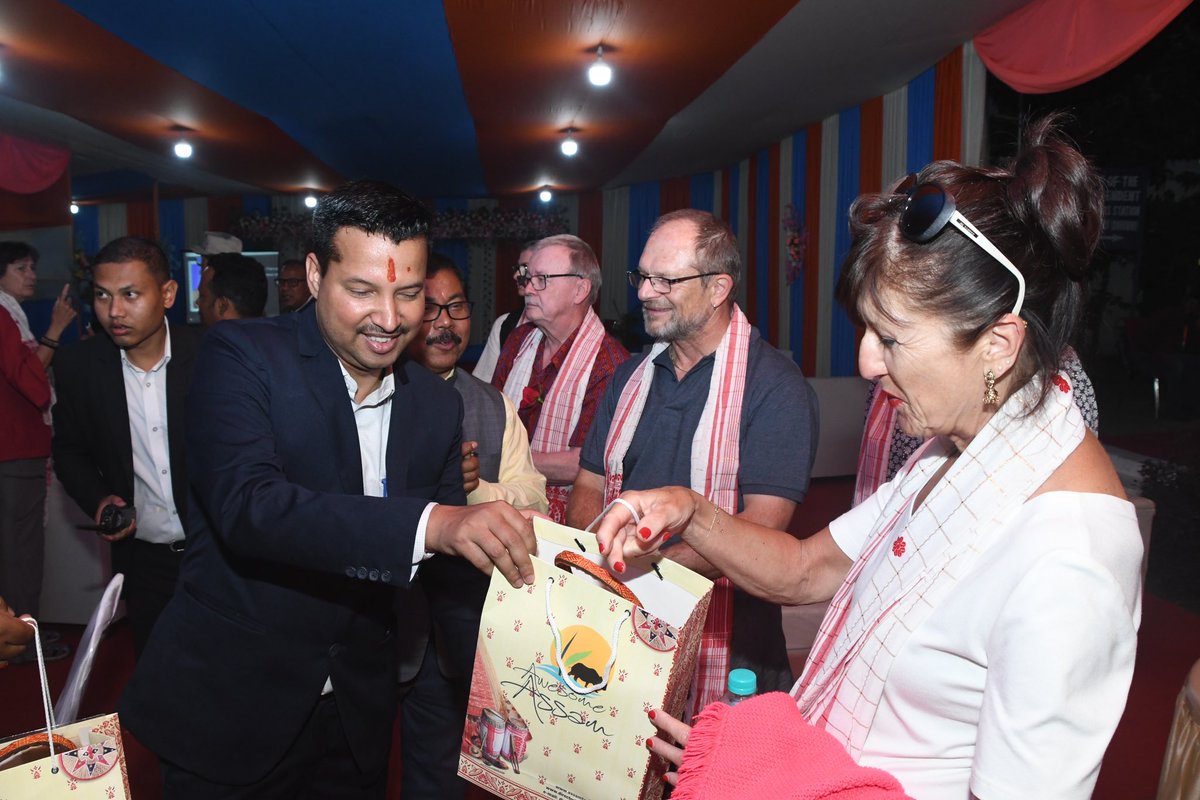 DC Dhubri (@dcofficedhubri) on Twitter photo World's #LongestRiverCruise MV Ganga Villas has arrived at Dhubri. In presence of Honourable Guardian Minister Dhubri <a href="/jayanta_malla/">Jayanta Mallabaruah</a> ,Respected Deputy commissioner Dhubri , the district administration welcomed the guests traditionally at panchu ghat . World's #LongestRiverCruise MV Ganga Villas has arrived at Dhubri. In presence of Honourable Guardian Minister Dhubri <a href="/jayanta_malla/">Jayanta Mallabaruah</a> ,Respected Deputy commissioner Dhubri , the district administration welcomed the guests traditionally at panchu ghat .