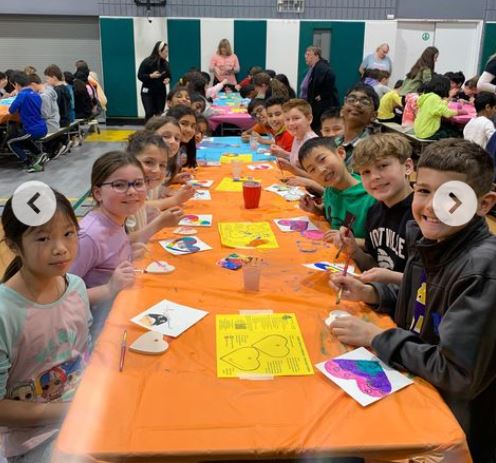 MontvilleTwpSch's tweet photo. #hilldalesfabulous4thgrade Instagram 2/17: "Kindness continues!! We are painting for a great cause…Cancer patients at local hospitals will be getting messages of love & hope from our kids."
#Hilldale K-5! #HeartsofHope #EducateInspireEmpower
@drtagorman @HilldaleSchool https://t.co/2KpTC2vtw4