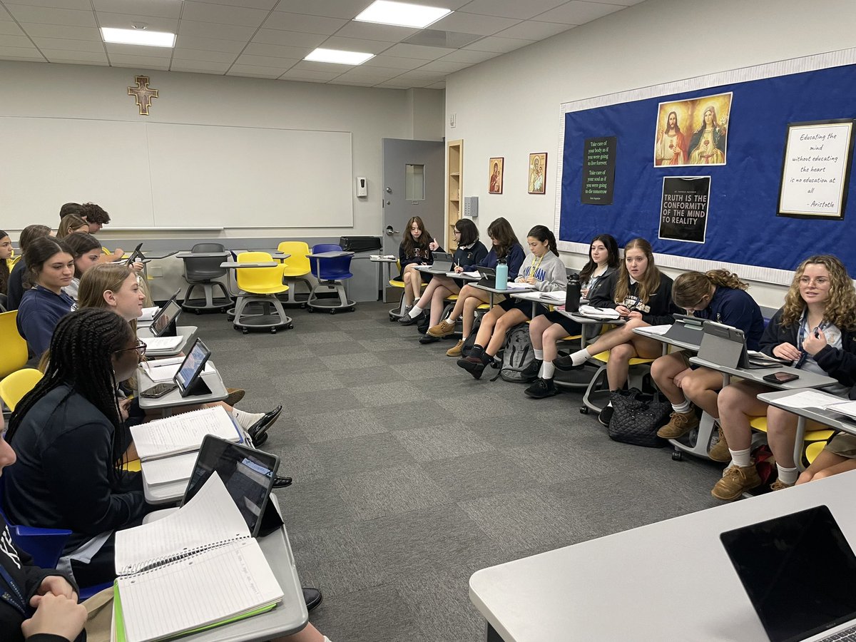 GiarraccaMXHS's tweet photo. The Italian language comes alive and real as students in Italian 10H ask their own original question and classmates respond with indirect object pronouns. @XaverianHS #thinkingonyourfeet #italianisfun #clipperstogether https://t.co/eGldVfbp84
