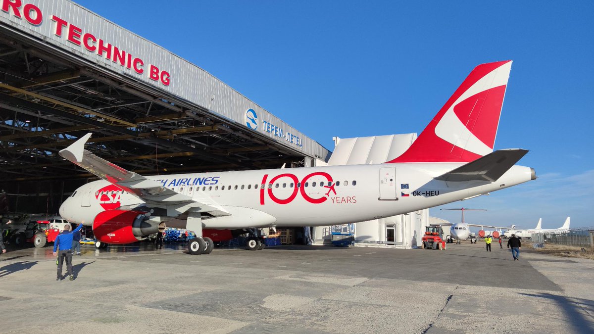 CzechAirlinesCZ's tweet photo. Na oslavu 100. výročí založení Českých aerolinií jsme připravili speciální jubilejní livery 💯
Již brzy na vaši obloze 🙂❤️ #CSA https://t.co/RHpdZS4v8a