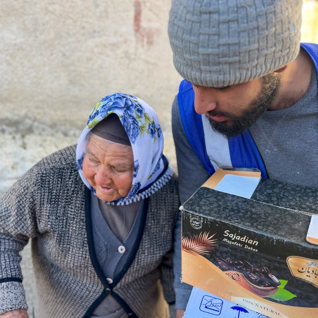 IRWorldwide's tweet image. “if you save one life, it is as if you have saved all of mankind” (Quran, 5:32) 🤲🏼

Eleven days since the earthquake struck, your generosity continues to help thousands of people in need.

This #Jummah, here are a few faces amongst the 614,321 people you have supported so far 🤍