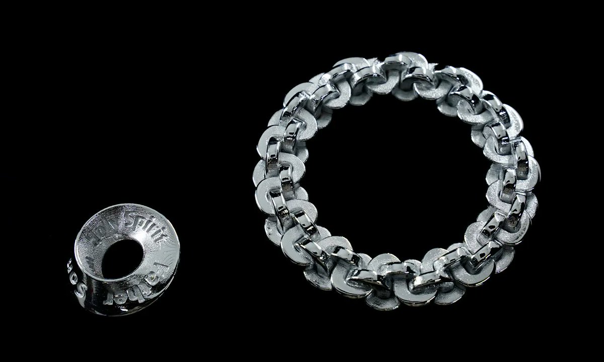 facfox3d's tweet image. Here are 3D printed stainless steel 316L chain circles with different surface effects - the raw finish, electroplated silver, and PVD black. Metal parts could be strengthened with post-processing, including curing, sintering, infiltration, and plating. 

 #3dprint  #PVD  #DMLS