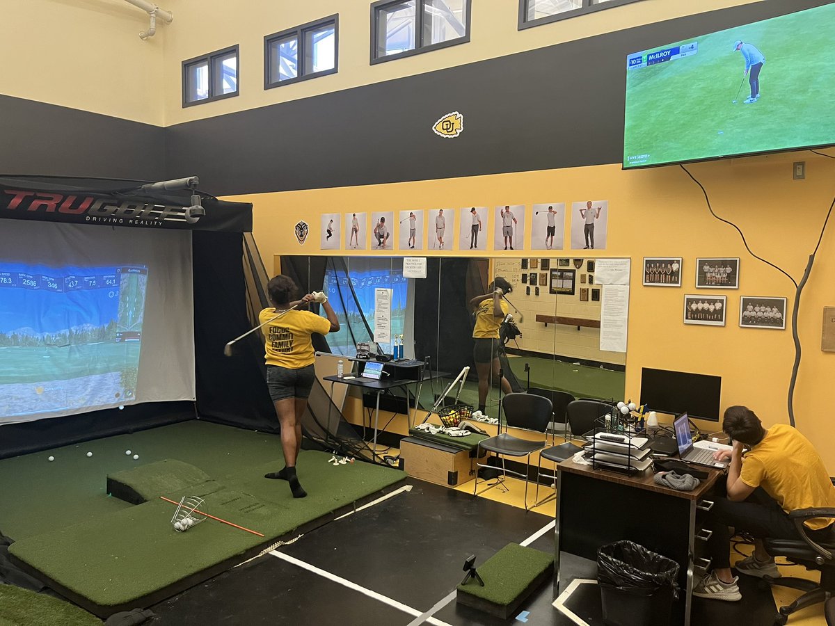 OttawaUGolf's tweet photo. Our golf performance academy has been busy today with 🐅 playing this morning! https://t.co/goXAiQlWnt