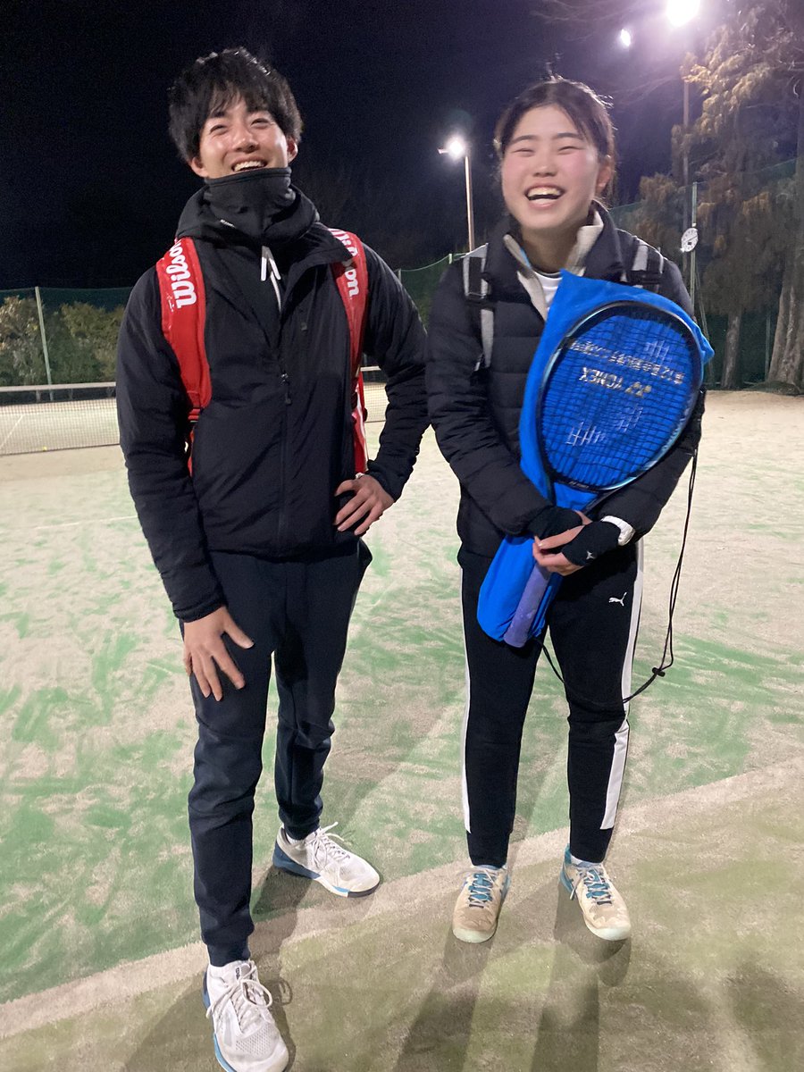 takatoadachi's tweet photo. 松村羽奈選手ジュニア卒業おめでとう✨春から亜細亜で頑張って‼︎ 全国私学テニス選手権シングルス優勝、東京都新人戦シングルス優勝、インハイ東京予選シングル優勝、全日本や団体でも素晴らしい戦績が残せました。最強の教え子でした！…身長抜かれなくてよかった~
#松村羽奈
#タウンに特別指導 https://t.co/ribRFAWwvk