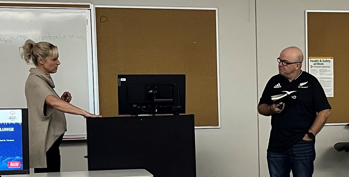 TPSGuardian's tweet image. Great to be on @torontopolice social media course with @thecoffeecop and @bryanandbobby. Thankful to Bryan for giving the Indigenous Land Acknowledgment  &amp;amp; the Mihi in Te Reo. (Maori) #everychildmatters #TPSpeacekeeping #Nzpolice #lesm @TOCouncilFire @NativeCentre @pogue_lauren