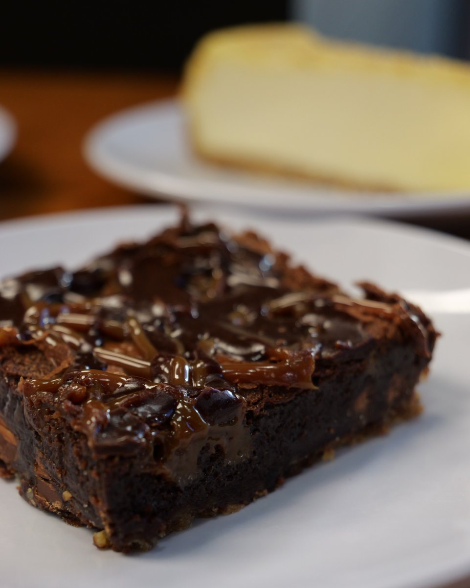 BergheimPizzaCo's tweet photo. Salted caramel brownies, cheesecake, lemon bar, tiramisu, and milkshakes. #BergheimPizzaCo has all the delicious desserts to fulfill your cravings!

🍺🍷Beer &amp; Wine ~ Dine-In or Take-Out.

📱Order Online at https://t.co/LoLHqJeBh4
🍽️ Dine in, Carry out, Delivery or Catering. https://t.co/FR8gFYZ3YO