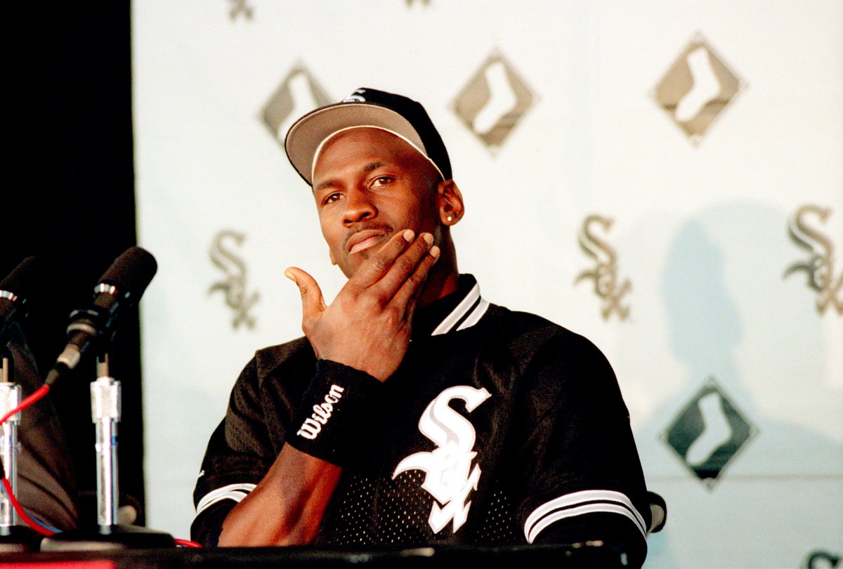 FDSportsbook's tweet photo. Name a two-sport athlete 𝙤𝙩𝙝𝙚𝙧 𝙩𝙝𝙖𝙣 Bo Jackson ✍️

I'll start: Michael Jordan https://t.co/jUBLFzHl0p