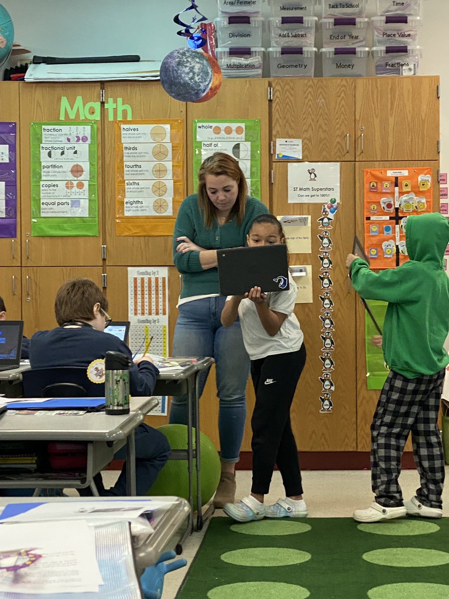 Clinton CES tweet media