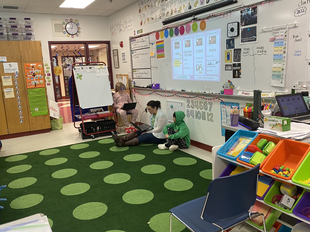 Clinton CES tweet media