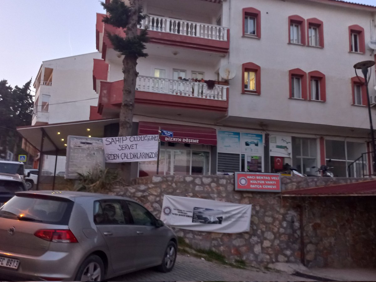 anarsistkurbaga's tweet photo. Yıkımın sorumlusu sizsiniz. Sahip olduğunuz servet bizden çaldıklarınız.
#Datça #depremzedesoruyor #katliam https://t.co/OMKej6Unm0