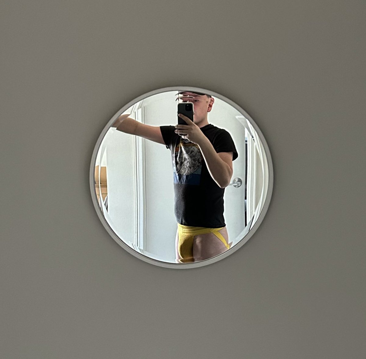 jayjuniorrrr's tweet photo. So horny https://t.co/yacKCymisT
