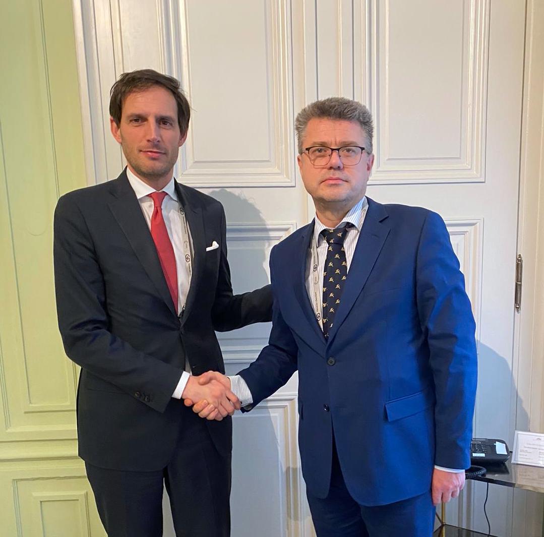 Wopke Hoekstra (@wbhoekstra) on Twitter photo Estonia and the Netherlands are like-minded partners and share a close friendship 🇪🇪🇳🇱. Great to catch up with <a href="/UrmasReinsalu/">Urmas Reinsalu</a> on the sidelines of #MSC2023. We reaffirmed the importance of maximising pressure on Russia through sanctions and our unwavering support for #Ukraine. Estonia and the Netherlands are like-minded partners and share a close friendship 🇪🇪🇳🇱. Great to catch up with <a href="/UrmasReinsalu/">Urmas Reinsalu</a> on the sidelines of #MSC2023. We reaffirmed the importance of maximising pressure on Russia through sanctions and our unwavering support for #Ukraine.