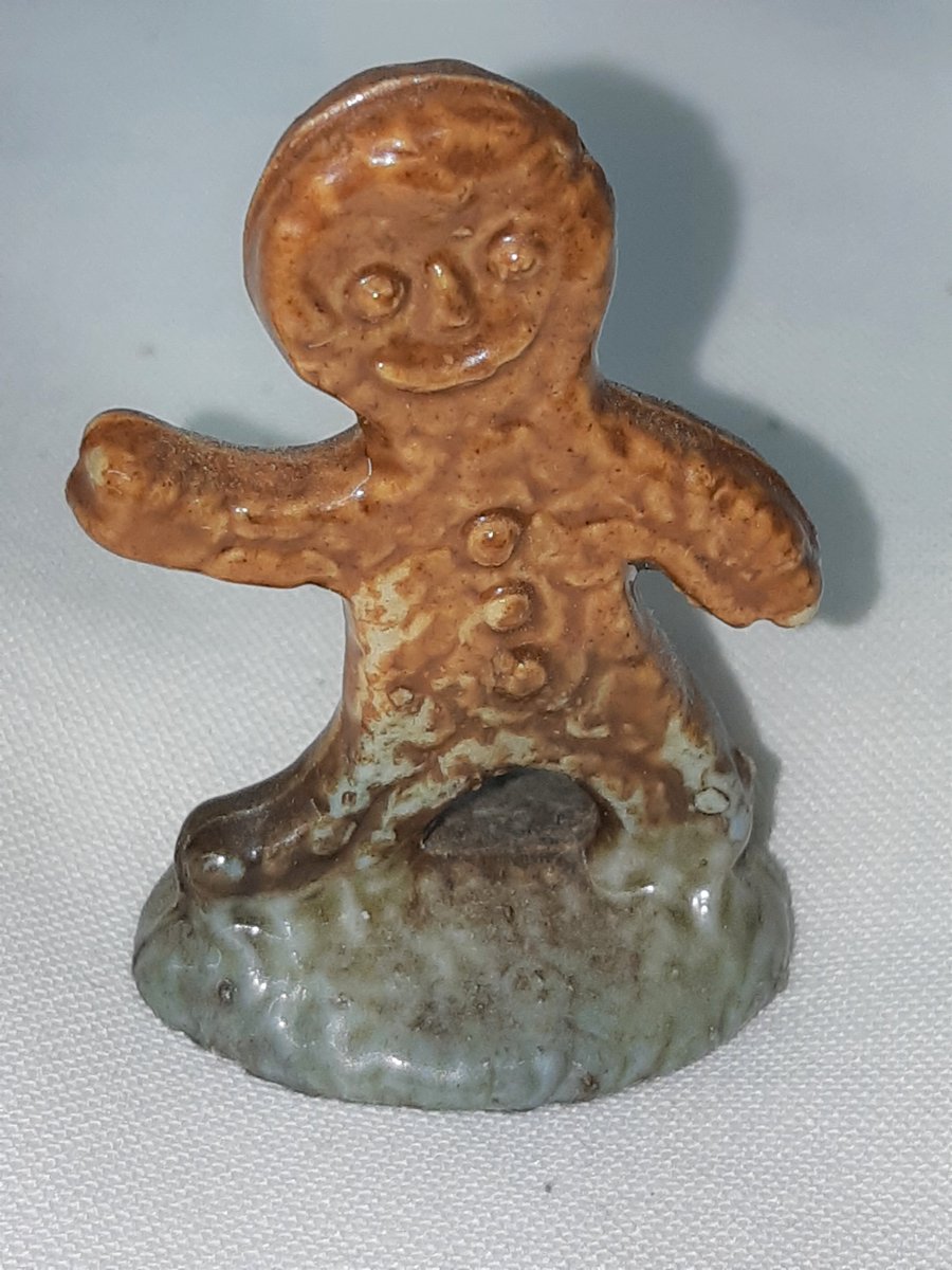 Estatesales_Van's tweet image. #Redrosetea #Wade #Gingerbread miniature figurine part of #nurseryrhyme set on our #abbotsford online #downsizing #auction closes Friday 24 of Feb S&amp;amp;H #Collectors #estatesales #consign #consignment #Vancouver #Vintage #antiques westcoastdownsizingsolution.com/auctions