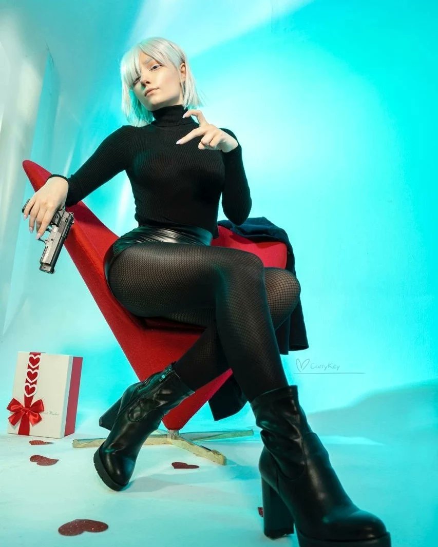 hotcosplay2023's tweet photo. Model: Carry Key  #carrykey
Fandom: #SpyxFamily 
Character: #FionaFrost https://t.co/1aJ9fmZeuA