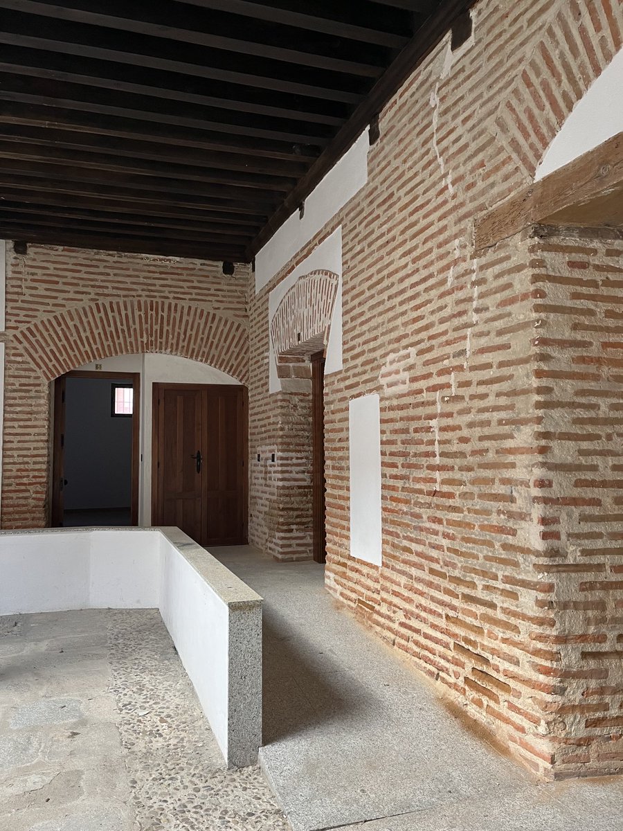 AnaRufes's tweet photo. #rehabilitación #palacio #venta #Arévalo #inversión #Ávila información sin compromiso ⁦@TuKsaInmo⁩ https://t.co/7vCUDdbxIv