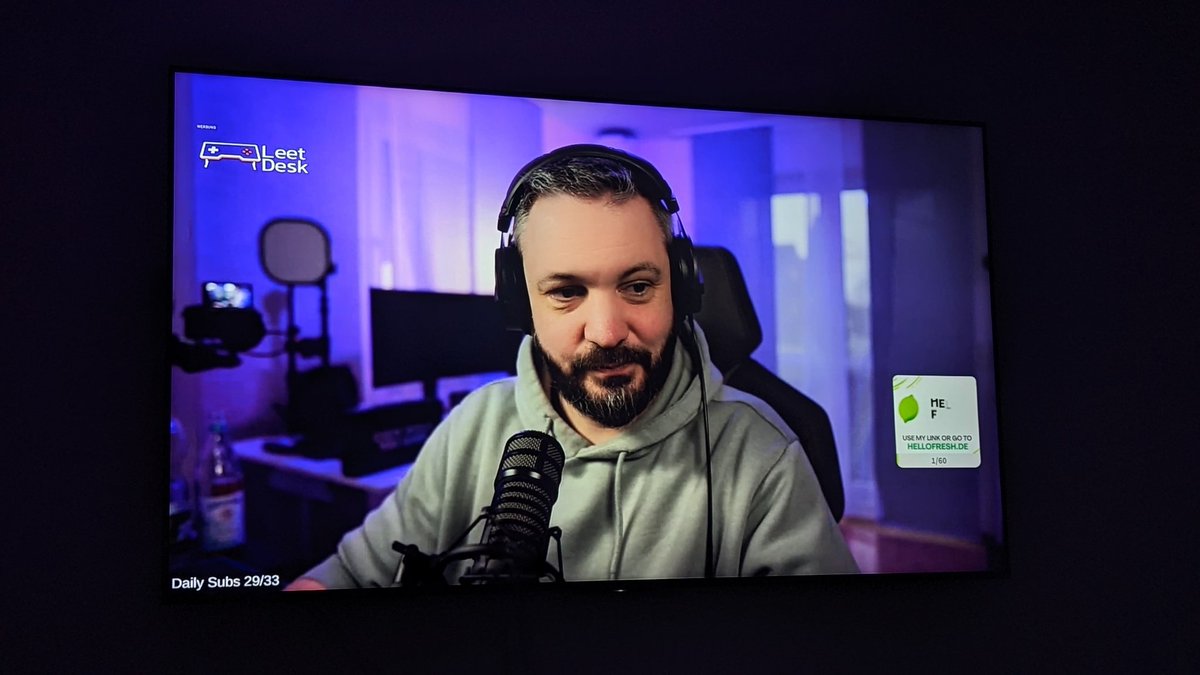 Da is der riesen Affe wieder auf'm TV <a href="/JimPanseGamer/">DieserJimPanse 👾</a>