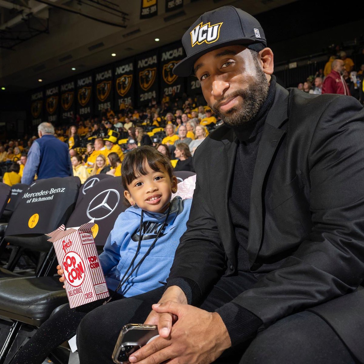 ThisIsEddieJ's tweet image. Flash back to my daughters first VCU game. #vcu #LetsGoVCU #vcualumni #vcualumniweekend #ramnation #flashbackfriday