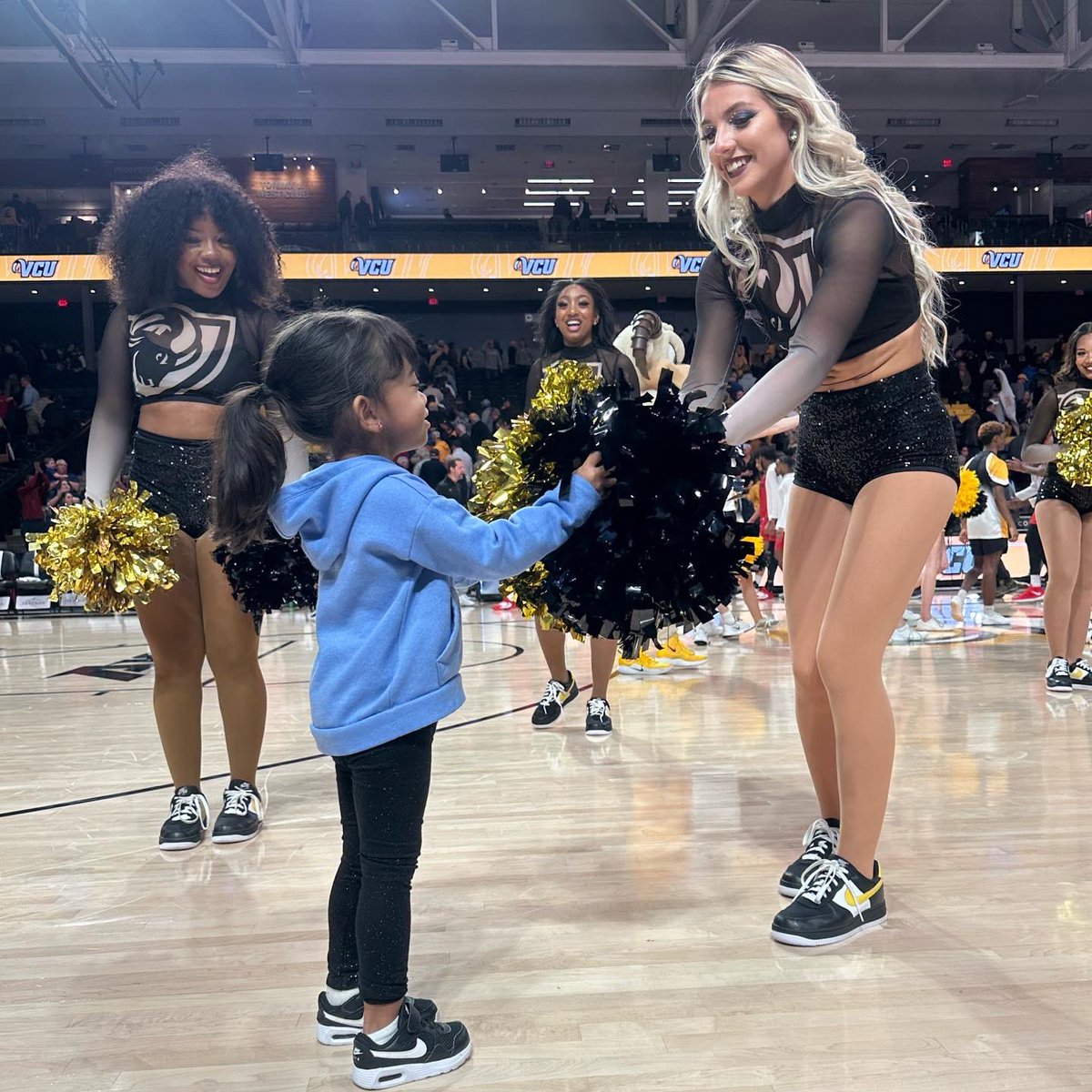 ThisIsEddieJ's tweet image. Flash back to my daughters first VCU game. #vcu #LetsGoVCU #vcualumni #vcualumniweekend #ramnation #flashbackfriday
