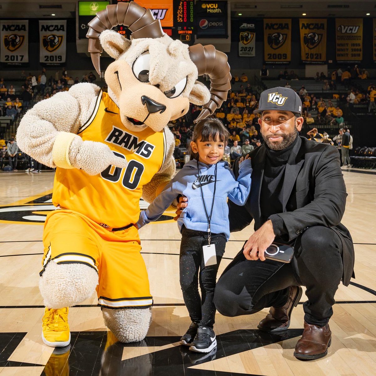 ThisIsEddieJ's tweet image. Flash back to my daughters first VCU game. #vcu #LetsGoVCU #vcualumni #vcualumniweekend #ramnation #flashbackfriday