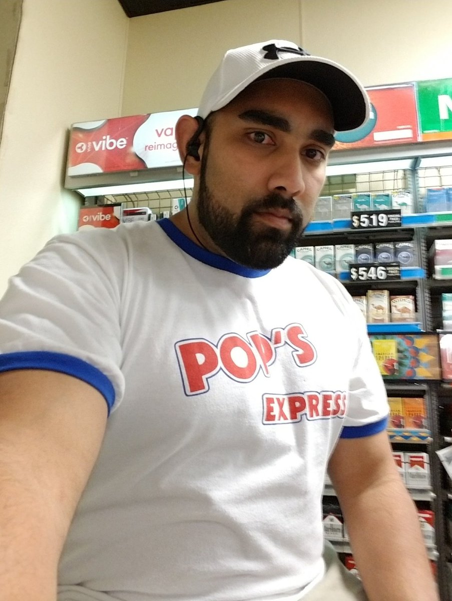 DThompsonDev's tweet image. My journey to landing my first job in tech. Literally everything that I did!

- Started with HTML, CSS and Javascript.
- I started going to meetups ALL THE TIME. Whenever I saw a meetup happening, I was there.- Learned Python.
Found zero python jobs in my area.