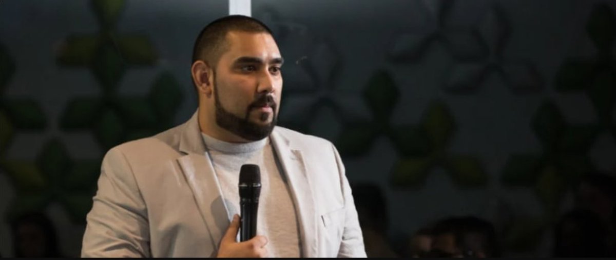 DThompsonDev's tweet image. My journey to landing my first job in tech. Literally everything that I did!

- Started with HTML, CSS and Javascript.
- I started going to meetups ALL THE TIME. Whenever I saw a meetup happening, I was there.- Learned Python.
Found zero python jobs in my area.