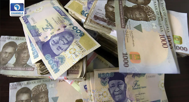 channelstv's tweet photo. CBN Denies Directing Banks To Collect Old N500, N1, 000 Notes
https://t.co/iq5J1XKDfZ https://t.co/OkFsOeec8y