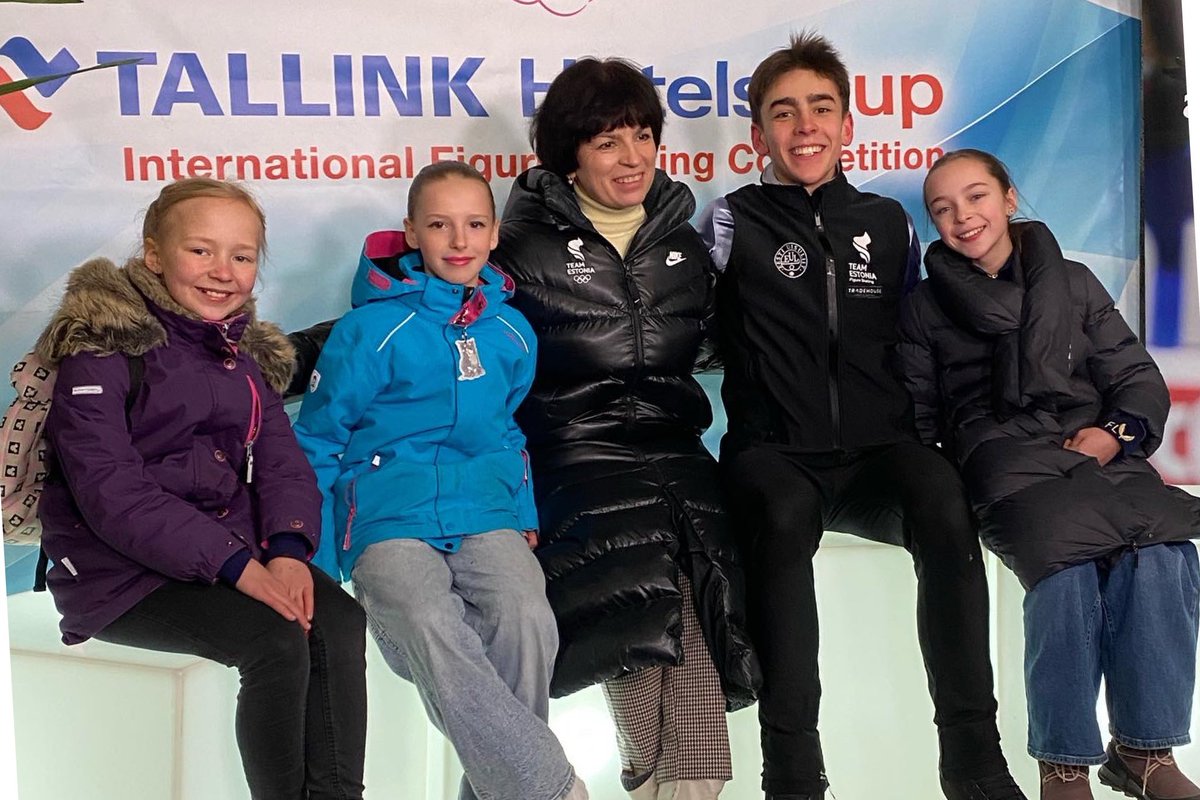 goldenskate's tweet photo. Some more off ice moments of the men’s competiton at #TallinkHotelsCup 🇪🇪

#ArletLevandi
#DenissVasiljevs
#StéphaneLambiel
#NaokiRossi 
#JariKessler https://t.co/xEIVQpqUrW