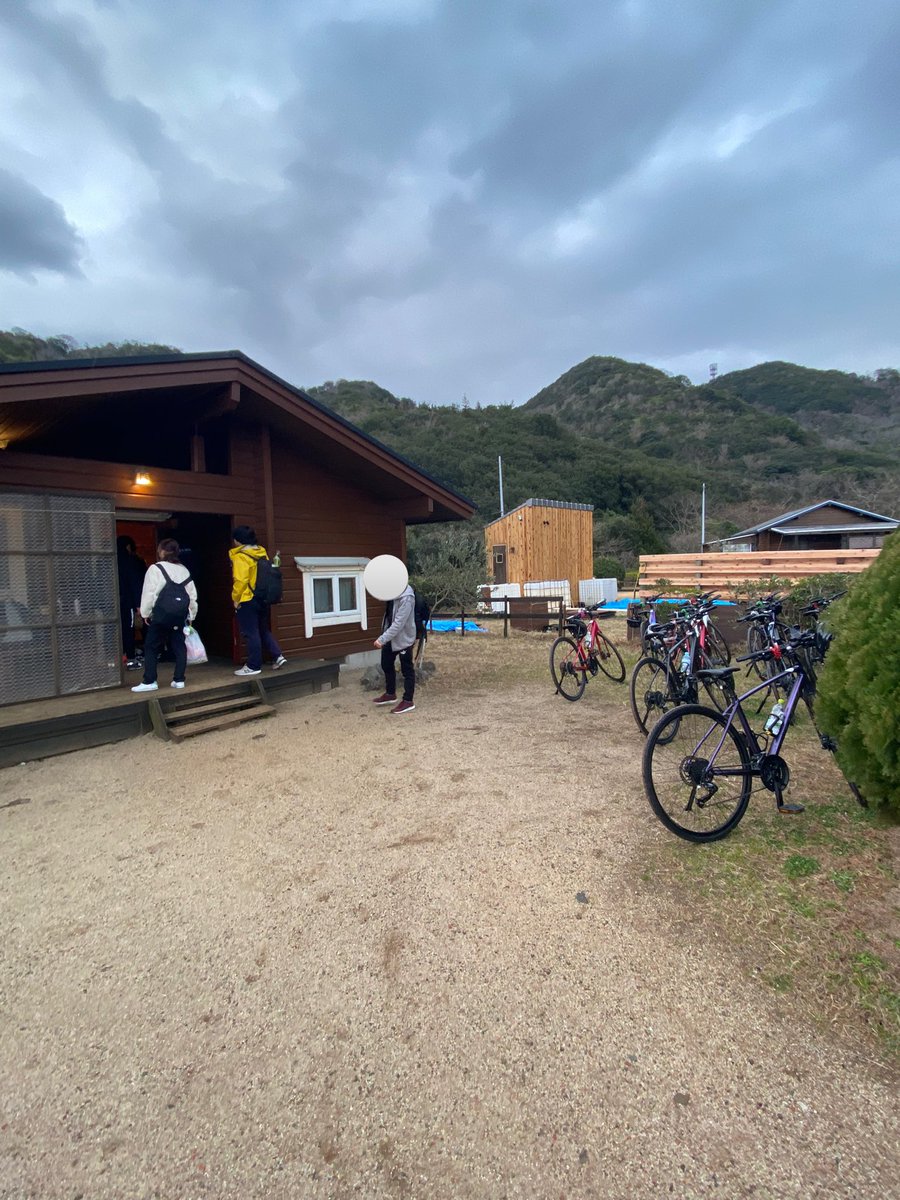 2023年2月の合宿では
”淡路島一周サイクリング"(151km）を行いました。

■主に海沿いの道路で、山道や市街地も通ります
■一泊2日コテージ泊
■2日目は気温も低く風が特に強い日でしたが全員無事に走破できました