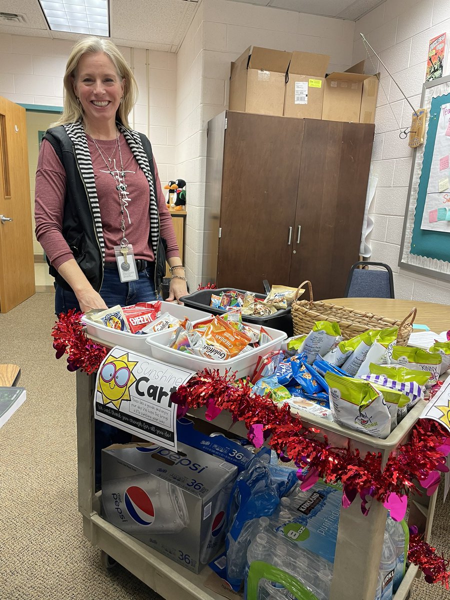Love getting a visit from the Sunshine Cart! ☀️ <a href="/DeerParkFCPS/">Deer Park Elementary</a>