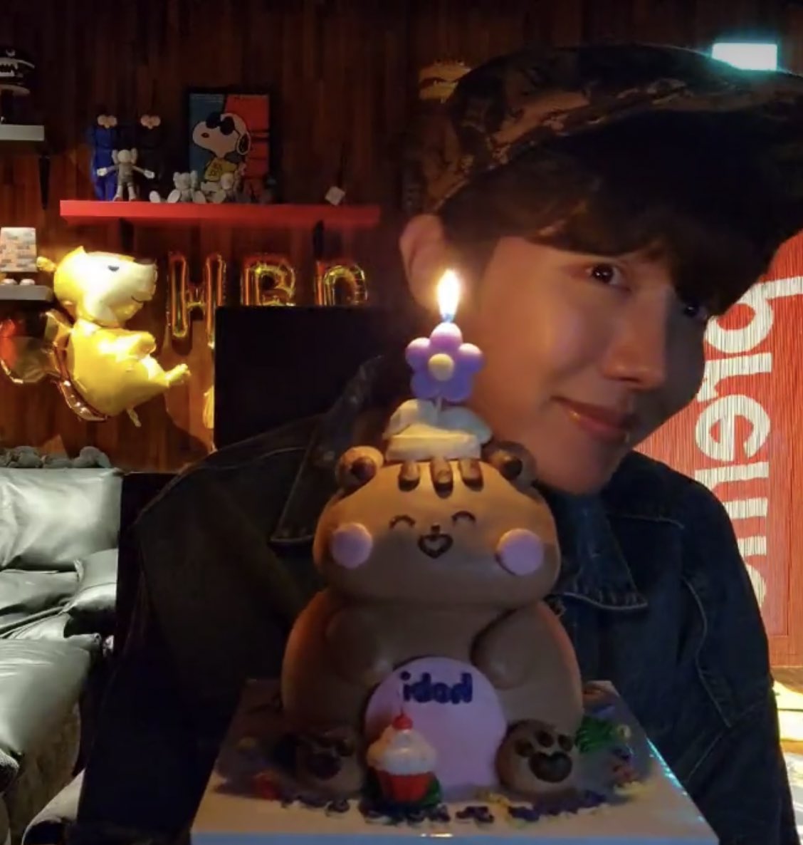 boraborahae__7's tweet photo. Happy hobi day💜💜💜💜💃💃💃
@BTS_twt
#HAPPYJHOPEDAY
#HappyBirthdayJhope
#jhopeAllRounderDay
#GwangjuPrideJhope
#jhopeOurSafetyZone
#OurLightAndSmileJhope
#jhopeLetsGoForMORE
#218MemoriesWithHope
#jhopeStageKing
#MusicProdigyJhope
#GlobalFashionIconJhope https://t.co/9T3lO24VH1