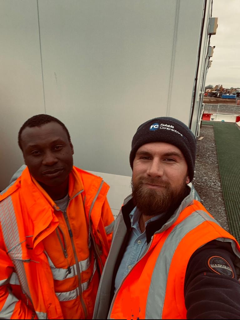 Time to share some great news!!

Our Contracts Manager, Joshua Bebbington had the pleasure of going down to the Brackley site on the HS2 project to meet with Ikechukwu, part of the Reliable team. 

He was recognised and praised for going above and beyond on the project.