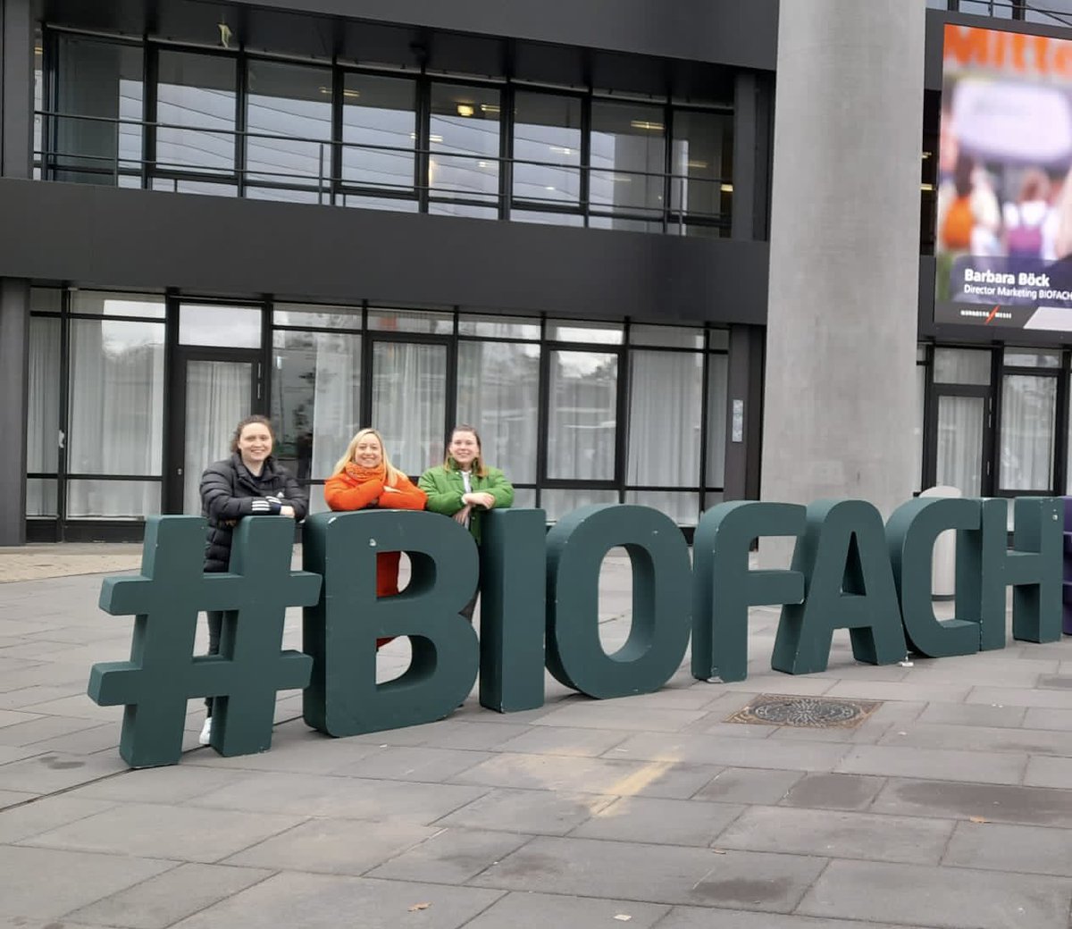 waren_e's tweet photo. Das war sie…die BIOFACH 2023! Viele tolle und intensive Gespräche, eine Delegation aus Sri Lanka, ganz viel Spaß und ein toller Teamspirit. Was will man mehr?! In 2024 sind wir wieder mit dabei! https://t.co/PPVJPEjRp4