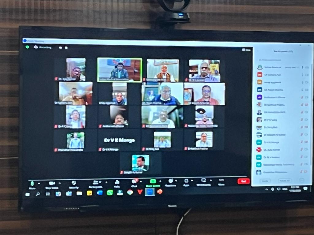 IMAIndiaOrg's tweet photo. Today, an online meeting of the "IMA Action Committee" was held under the leadership of N.P Dr. Sharad Agarwal and Chairman Dr. Vinay Aggarwal to discuss various issues  such as violence against doctors, myopathy, and other issues, as well as strategies to combat these issues. https://t.co/yWIG9L53gV