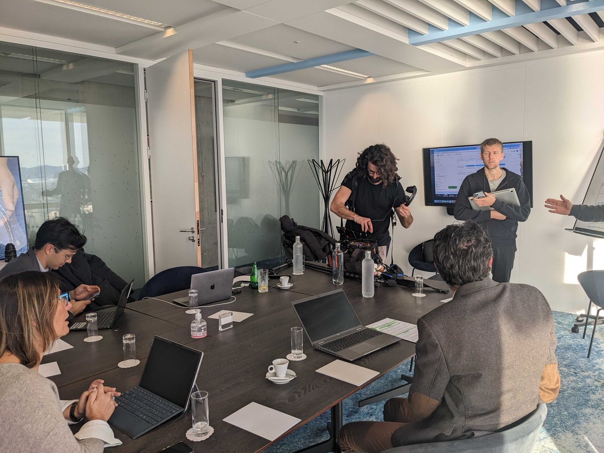 FrenchTechAM's tweet photo. ⚡️#FLASHBACK Ça s’est passé cette semaine 📸

🎙 #Tech4Future
Membres du board et lauréats d'Aix-Marseille du #Tech4Future avaient RDV pour s'entrainer au pitch ! 
Finale le 13 mars 💪 

🎬 Enregistrement d'un nouvel épisode #TechRoom @UPE13_ sur le thème du #métavers https://t.co/T2RjwPxLpJ