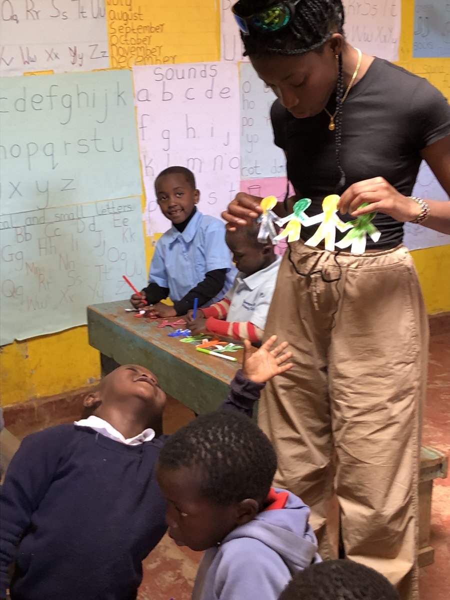 Hand in Hand tweet media