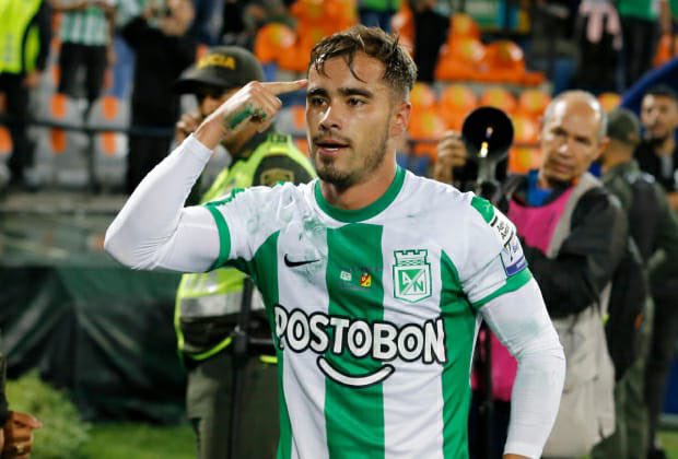JUANPABLOANGEL's tweet photo. Proud of you son!
#Tomy
I told you ⚽️⚽️✍️✍️
@WinSportsTV 
@nacionaloficial 
@EduardoLuisFut https://t.co/XFJDWfOZff