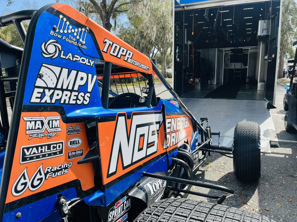 Maintenance done and ready for night two of Winter Dirt Games 🤟🏼 @NosEnergyDrink | @TOPPMotorsports