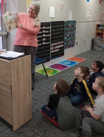 ⁦⁦@ymcacassclay⁩ Learning Center at Schlossman we had a great time with the amazing librarian, Kay Reynolds!We have been learning about kindness, so she chose two books on kindness to read! The joy and fun the kids had today about reading was so great to be a part of! ❤️