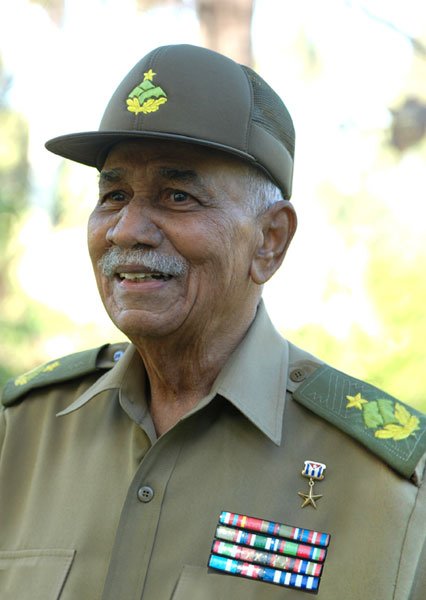 Con el recuerdo imperesedero de tus hazañas ¡Comandante Almeida vives en nuestro corazón! #VivaCubaSocialista. #AquíNoserindenadie