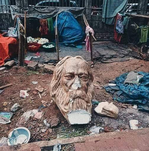 Wild_Monk_'s tweet photo. A statue of legendary Nobel laureate poet Rabindranath Tagore has been destroyed by Islamist extremists in Dhaka University Campus, Bangladesh. Tagore wrote the national anthem of Bangladesh.

@UN @UNHumanRights
#Bangladesh #terrorist #NobelPrize https://t.co/QlPtRGXmn3