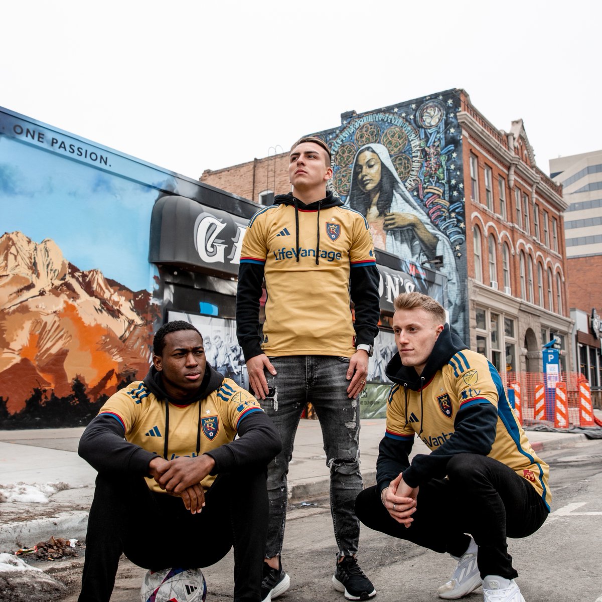 realsaltlake's tweet image. You didn't think we'd drop a new kit without a giveaway for it did you? @adidas is giving you the chance to win a new Beehive State kit when you: 
▪️Follow us
▪️RT &amp;amp; Like
▪️Tag a friend you want to rock this