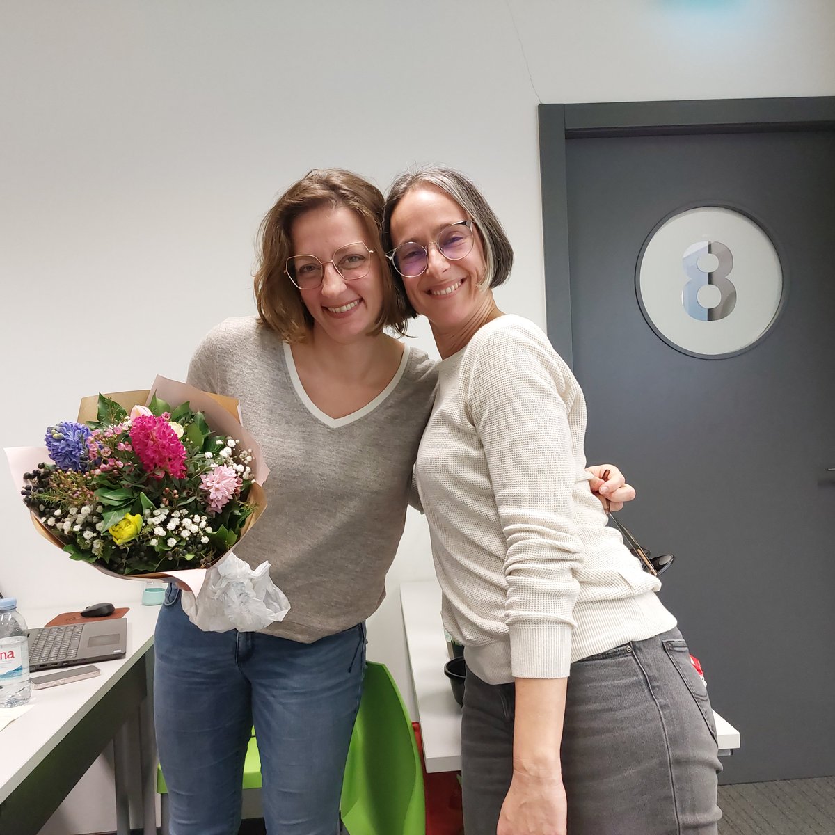 HDKP10's tweet photo. Oproštaj od najbolje blagajnice Elvire #interpretingHDKP #1nt #interpreting
#interpreter #interpreters #interpreterlife #conferenceinterpreter #simultaneousinterpreter
#consecutiveinterpreter #consecutiveinterpreting #interpretation #simultaneousinterpretin https://t.co/hAY45r4ZOm