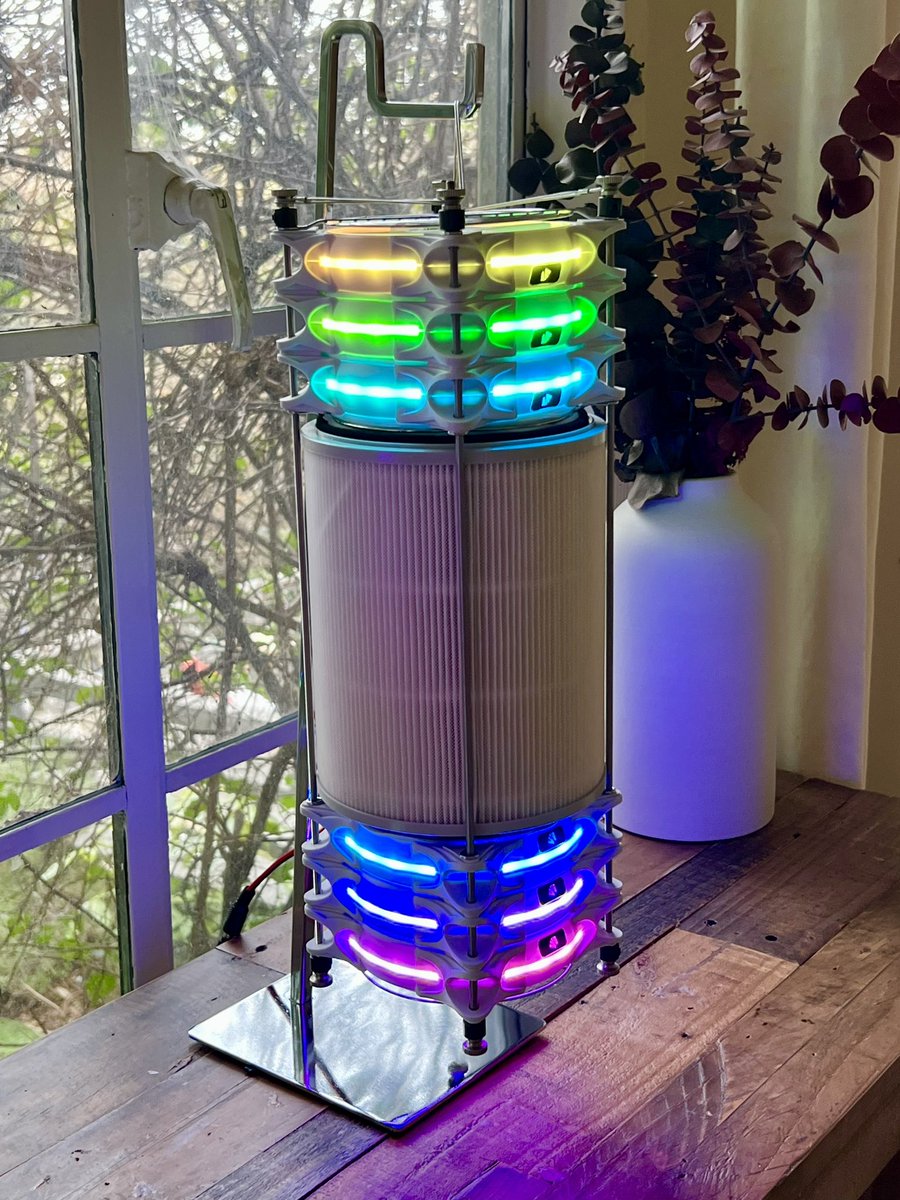 TheFandelier's tweet image. Trying out a new “Fantern” hanging approach. A tabletop hanging hook. This is made for displaying purses. Works ok but balance is iffy. Still, I’m digging the float #crbox #fandelier #warpcore @aladdintweets